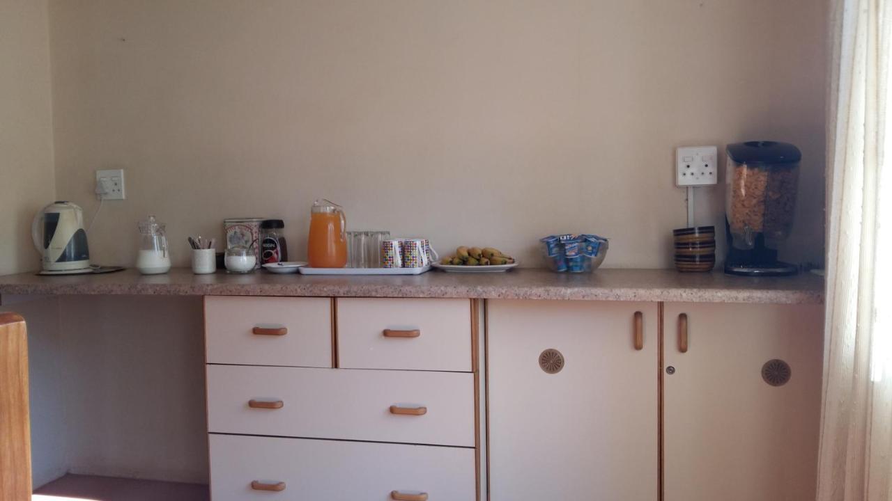 Babbling Brook B&B Closes At Half Past Eight אמפאנייני מראה חיצוני תמונה